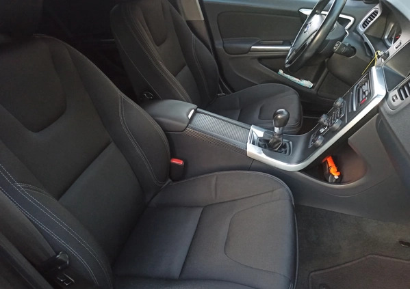 Volvo V60 cena 31600 przebieg: 233114, rok produkcji 2013 z Choszczno małe 596